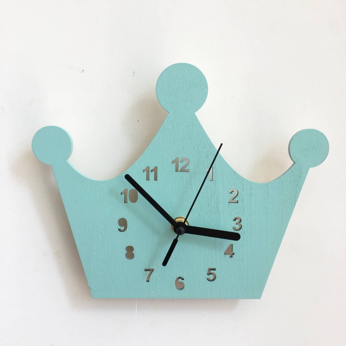 INS Nordic Wife Crown Children's Room Silent Clock Clock Wooden Wall Decoration Decoration