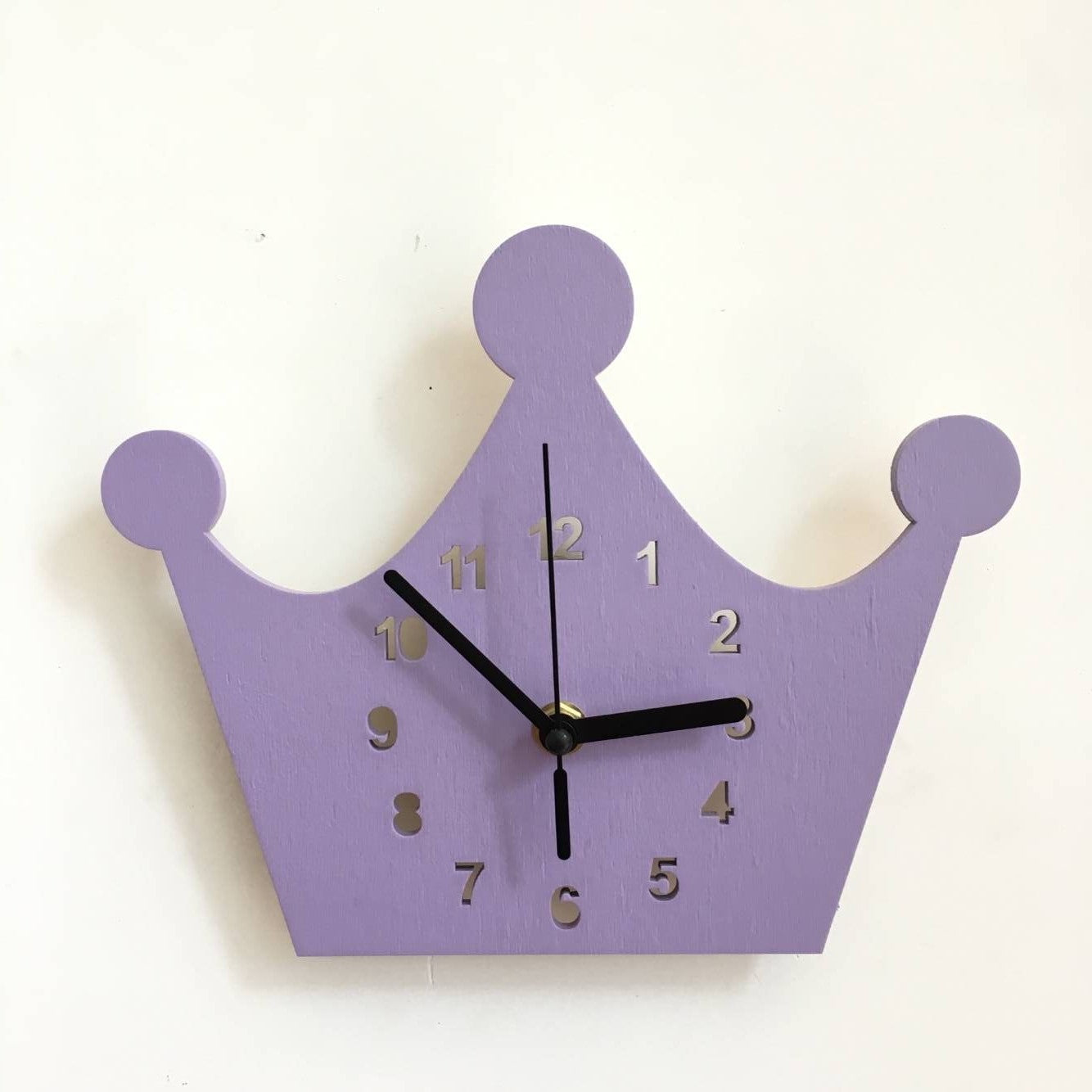 INS Nordic Wife Crown Children's Room Silent Clock Clock Wooden Wall Decoration Decoration