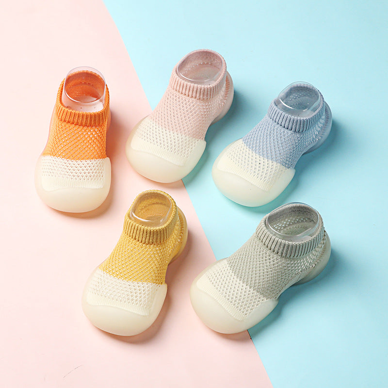 Learning shoes breathable baby summer children soft bottomless floor hole hole shoes socks ice silk shoes socks thin version of the shoes