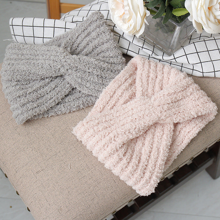 Korean version of the autumn and winter month knitted with towel wide-side ear ear strip drawn drawings makeup lotion