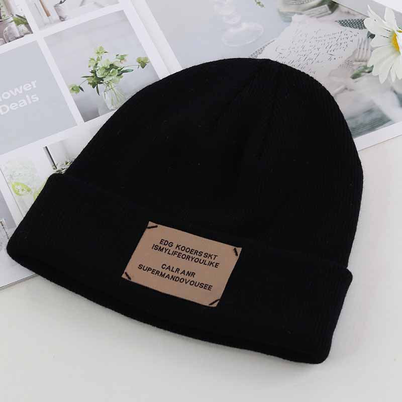 Knitted cap autumn and winter women's hat Korean version of the alphabet stickers wool hat outdoor warm melon hood street cold cap