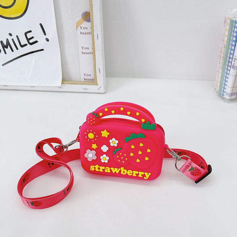 Wholesale Xiakutong Strawberry silicone parent-child co-wallet baby shoulder Messenger bag season cute fruit children's bag